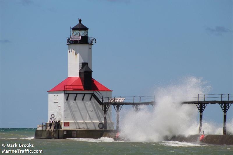 Michigan City East Pierhead - Light Details | AIS Marine Traffic