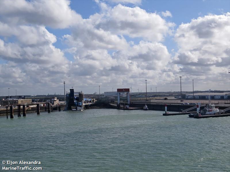 Port of DUNKIRK (FR IRK) details - Departures, Expected Arrivals and ...