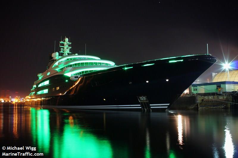 serene yacht marine traffic