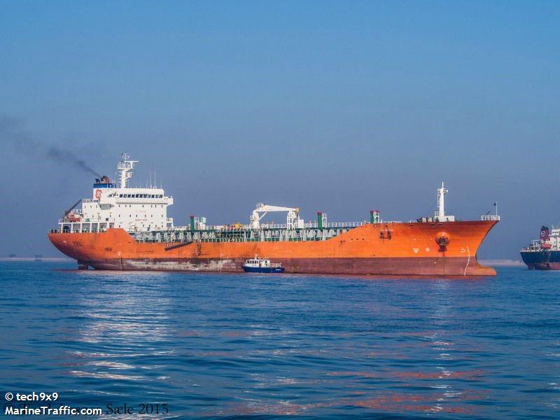 The Ro-Ro cargo ship, Norsky passes Tilbury B Power Station as she